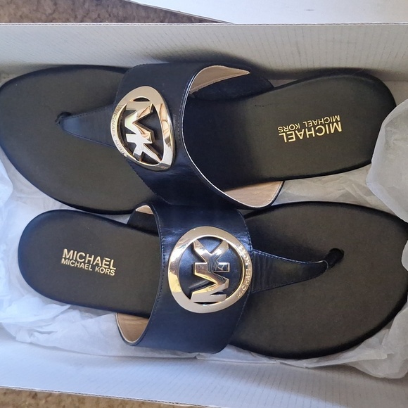 Michael Kors Black Leather Logo Sandals Size 6.5M - Picture 8 of 9
